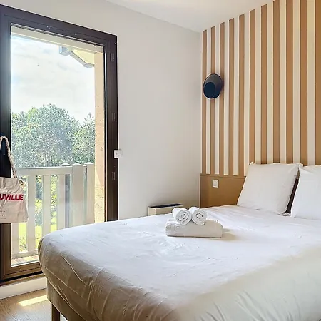 Armand Yourhosthelper *